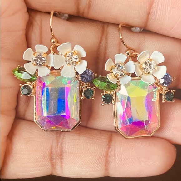 Flower Cluster Stone Drop Earrings - Picture 3 of 4